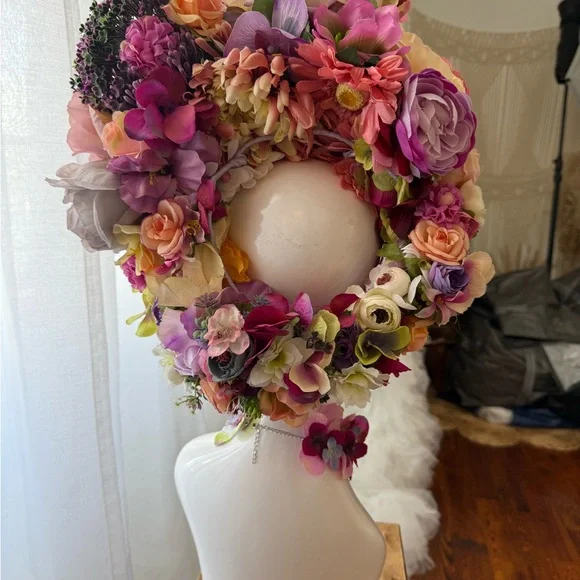 Floral Headpiece / Crown - Picture 3 of 6